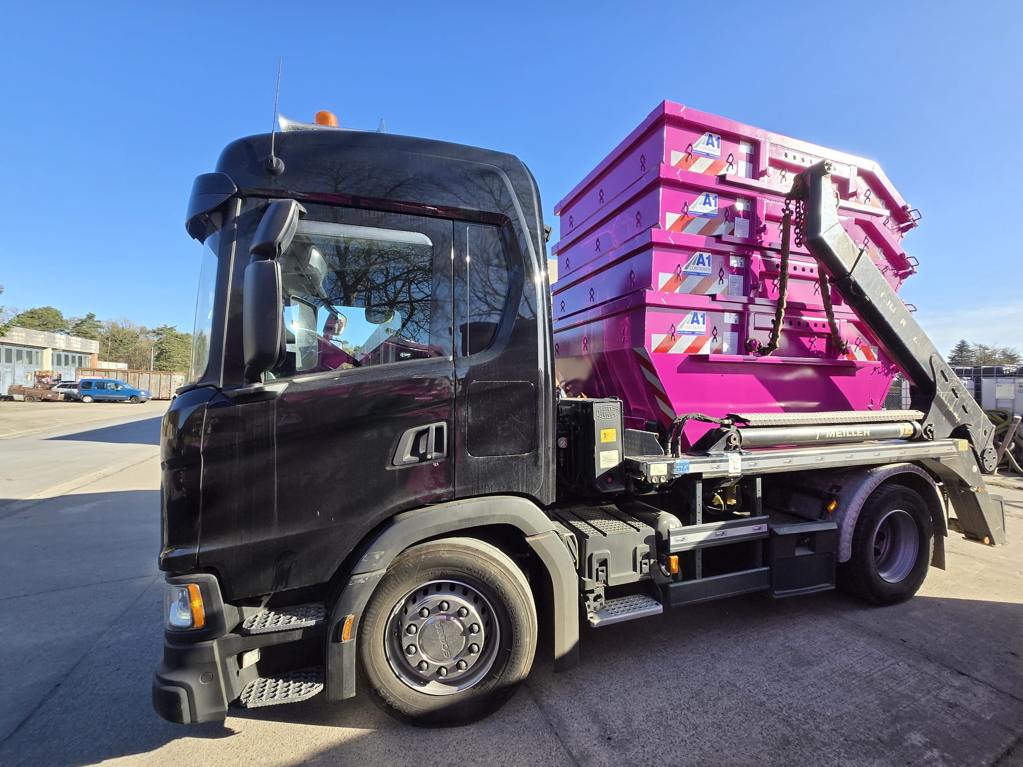 WhatsApp Image 2025-03-29 at 16.13.59 (2)